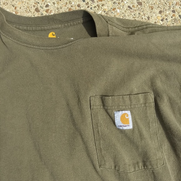 SOLD💥Carhartt Pocket long sleeve - Picture 2 of 4